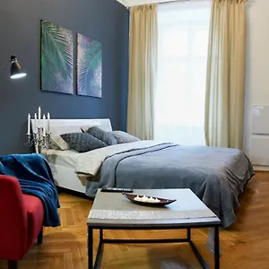 stylish-apartments-in-the-center.hotelslviv.net/