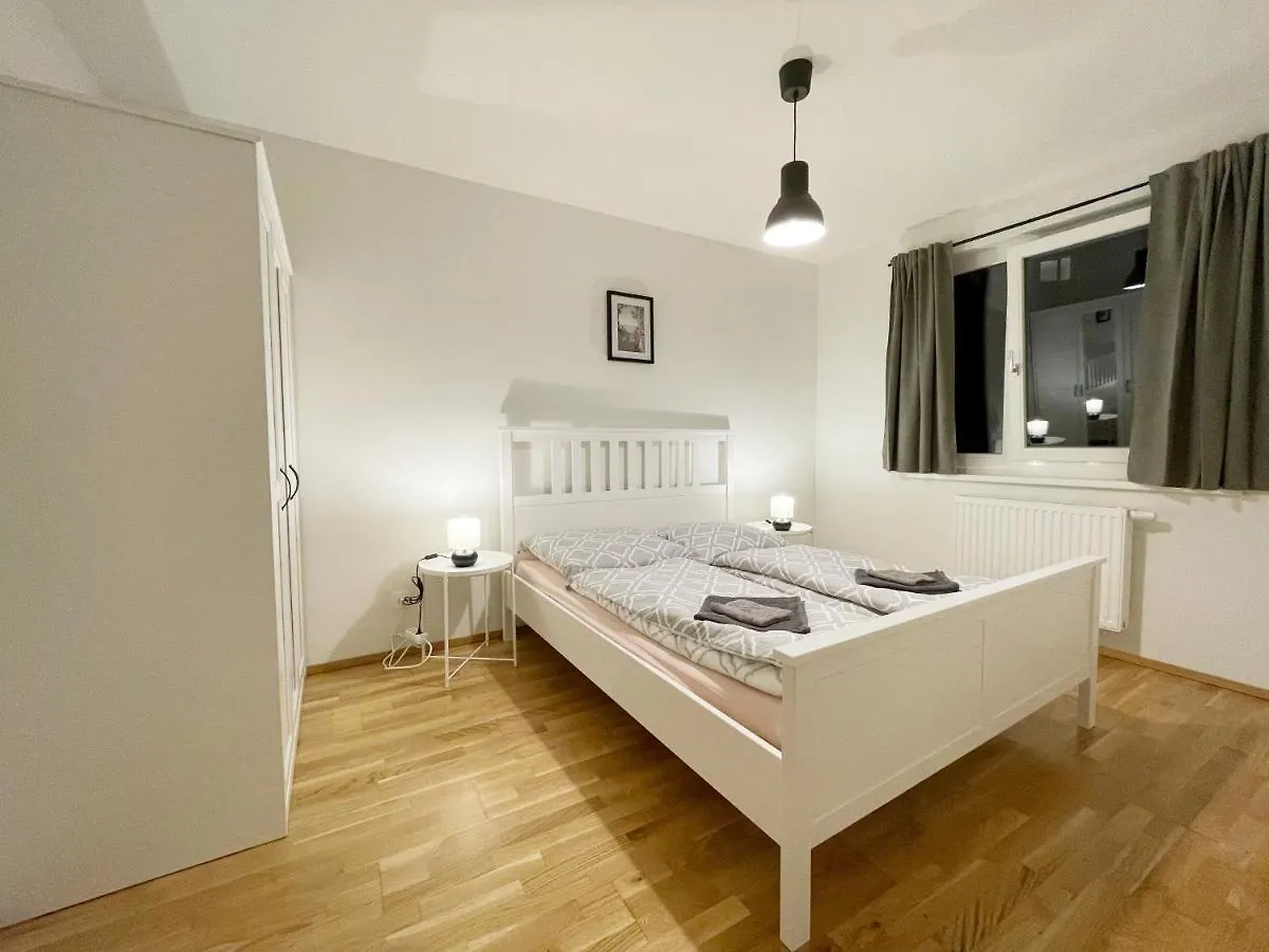 Muzeta11 - Modern Town Apartment With Balcony Vienna