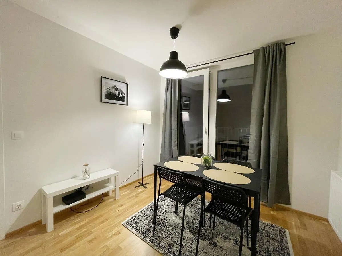Muzeta11 - Modern Town Apartment With Balcony Vienna