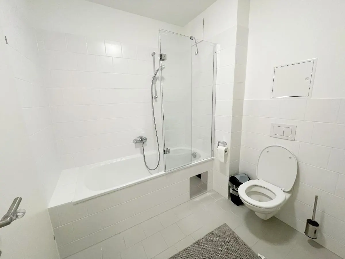 Muzeta11 - Modern Town Apartment With Balcony Wien
