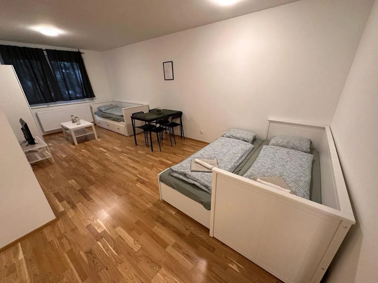 Muzeta11 - Modern Town Apartment With Balcony Wien 0*,  Österrike