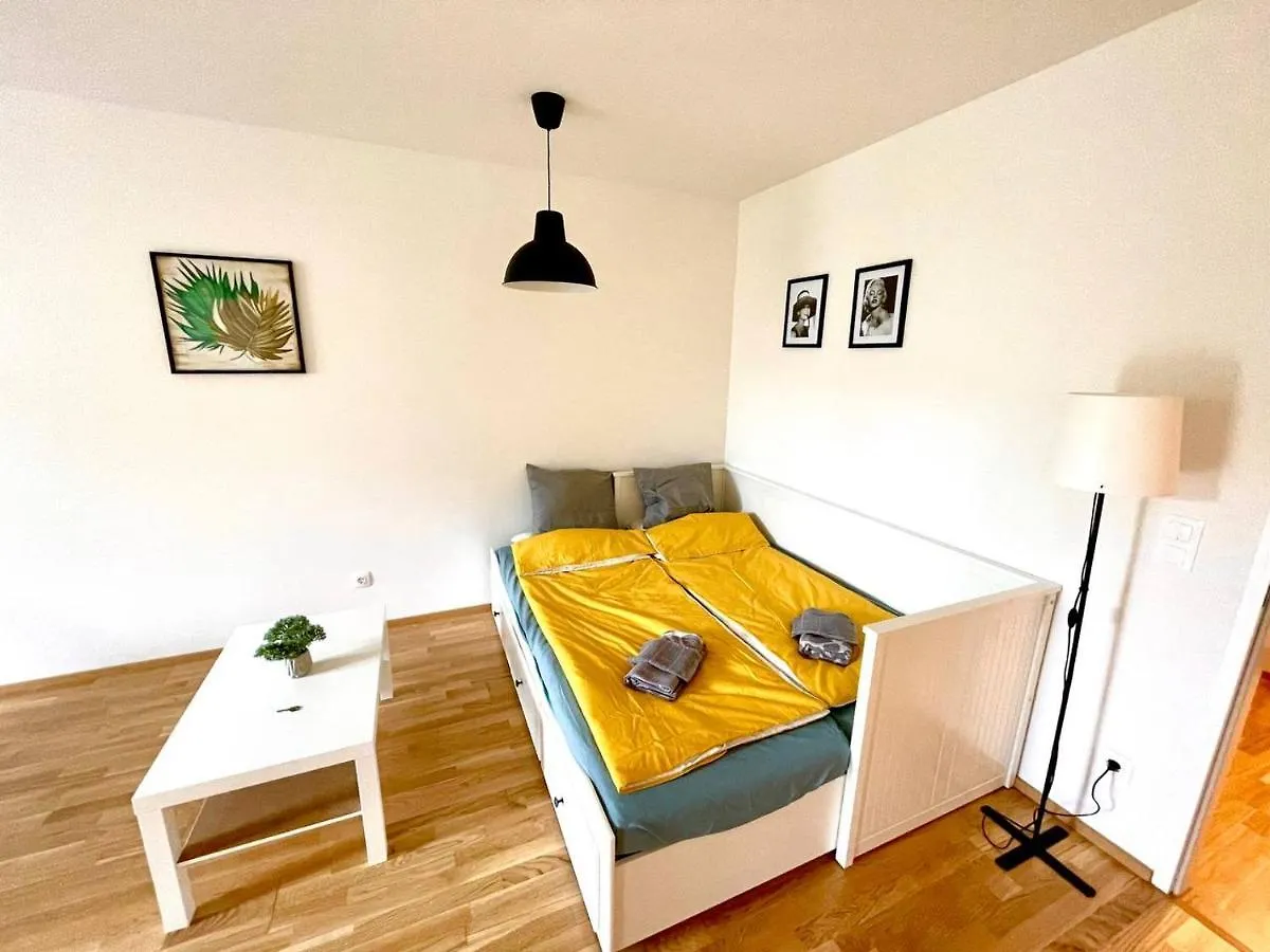 Muzeta11 - Modern Town Apartment With Balcony Vienne