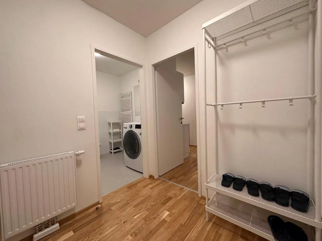 Muzeta11 - Modern Town Apartment With Balcony Vienne